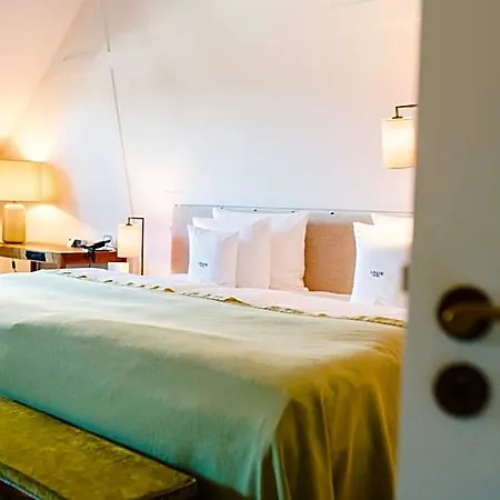Louis Hotel