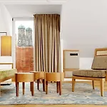 Louis Hotel